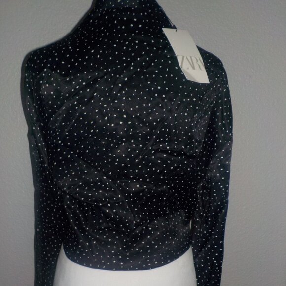 ZARA MS SZ X-LARGE BLACK WITH WHITE PIN DOT SATIN TIE FRONT SATIN CROPPED BLOUSE - Picture 6 of 10
